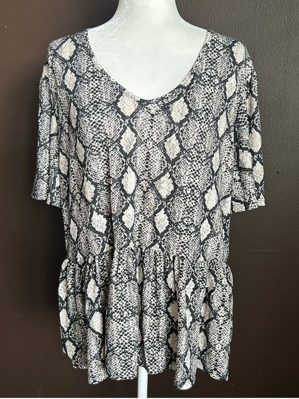 Acemi Snake Print Peplum Blouse size 2X